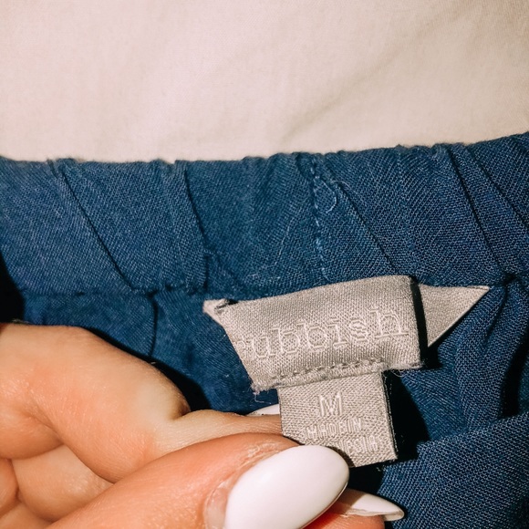 High-Low Skirt 🌟 - Picture 2 of 3